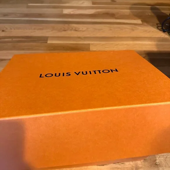 Louis Vuitton On The Go Tote MM Brown Monogram Reverse Leather - Picture 3 of 6